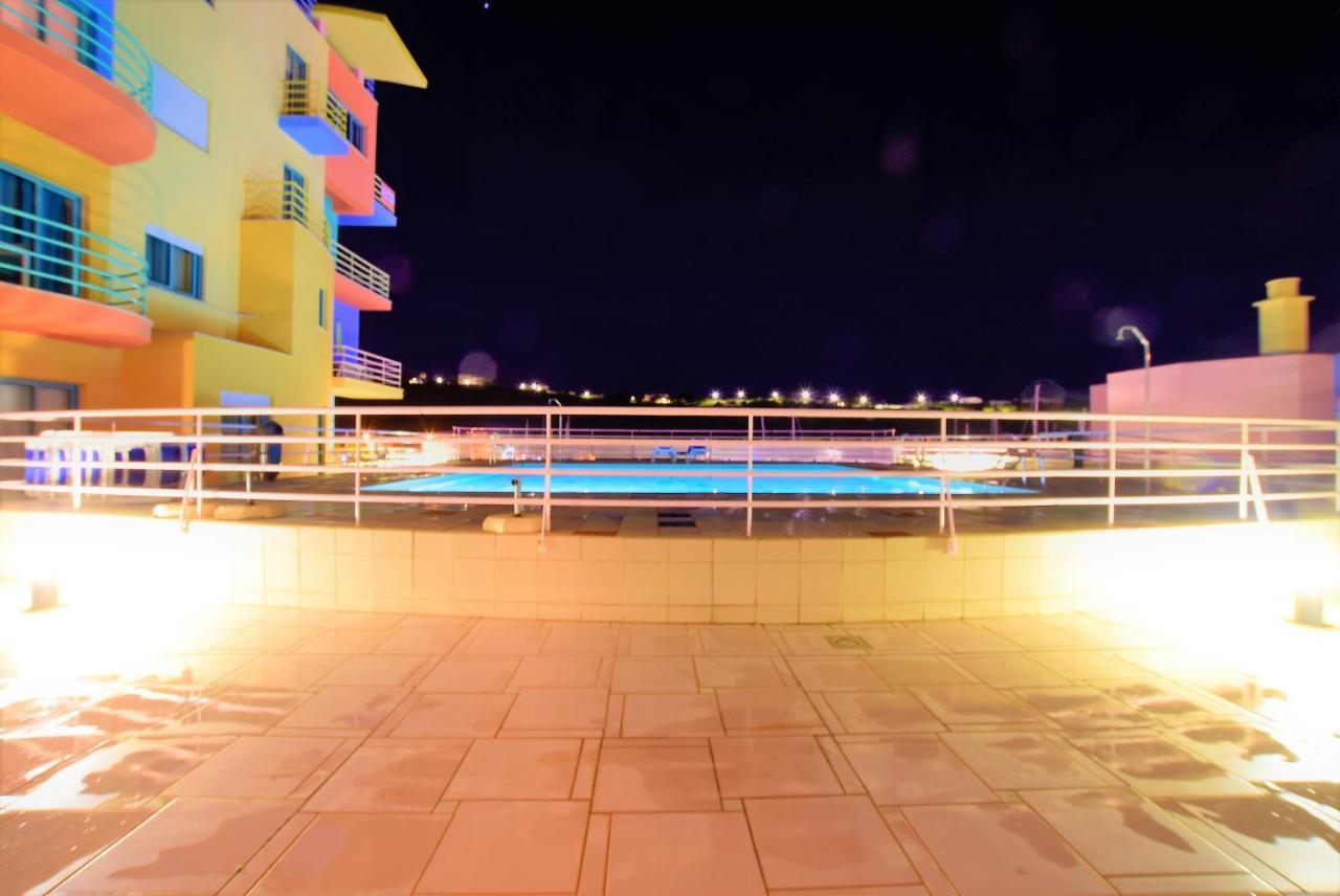 Marina De Albufeira T1 Ate 2 Pax Ou T2 Ate 6 Pax Com Piscina E Vista Marina Apartamento Exterior foto